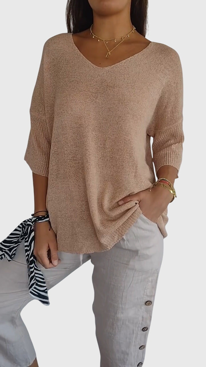 Cassandra™ | Elegantní top s V výstřihem