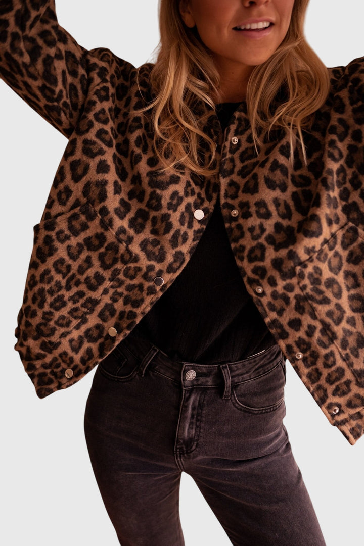 Elodie | Stylová bunda s leopardím potiskem